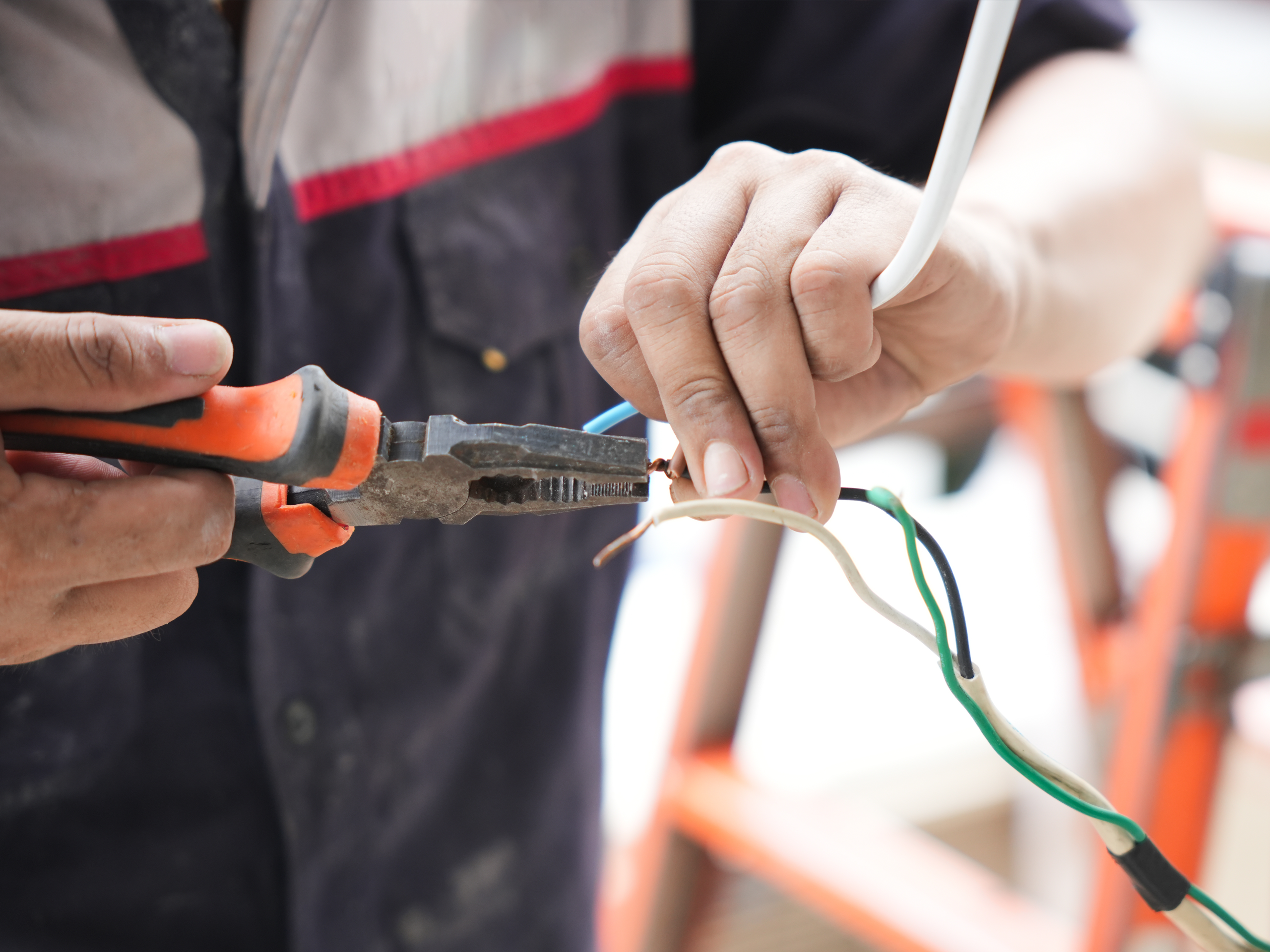 5 Warning Signs Your Commercial Electrical System Needs Immediate Attention